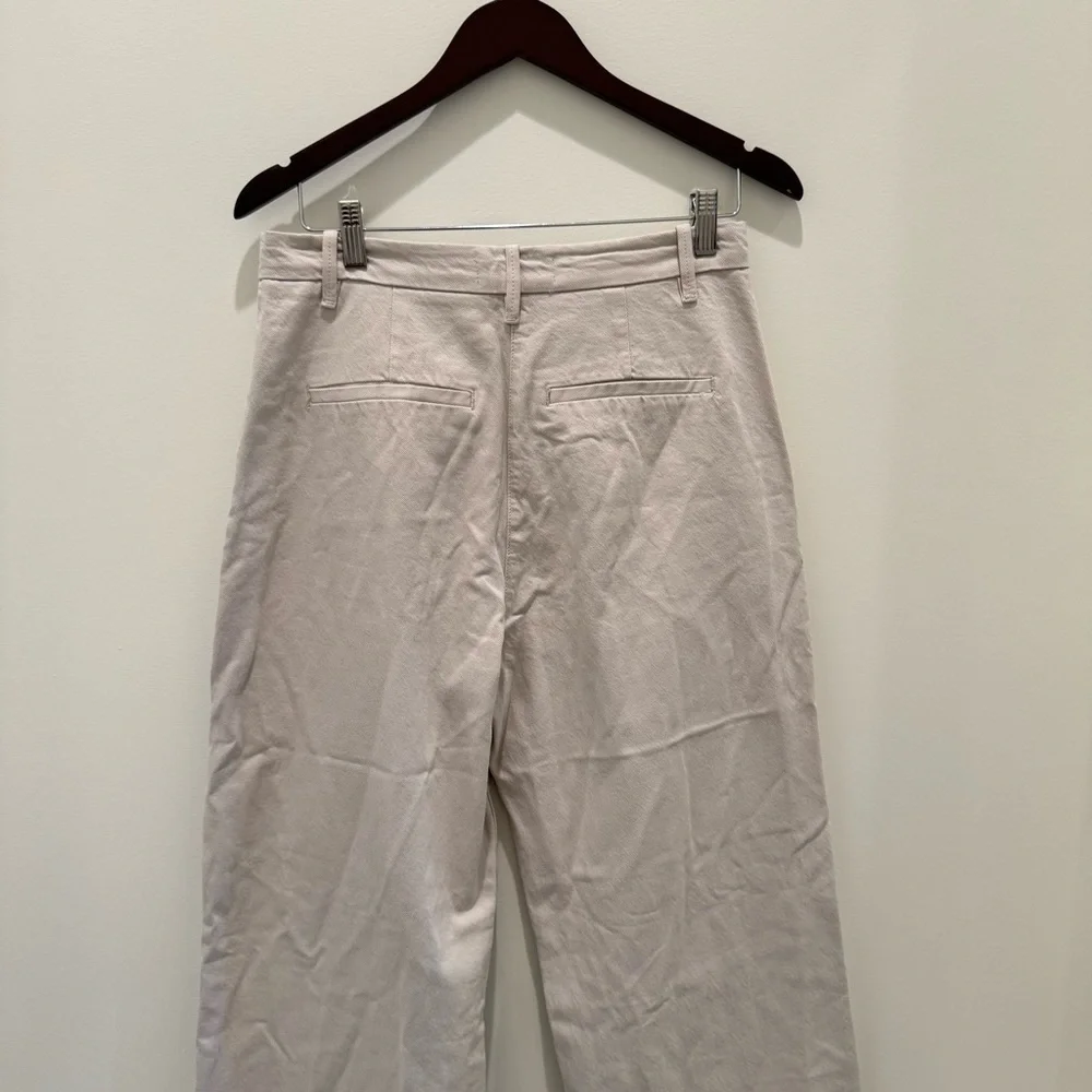 NWT Abercrombie & Fitch Pleated Cotton High Rise Wide Leg Trouser Tan
Size 28/6R - Picture 6 of 8